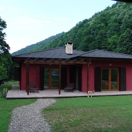 Boyana Vacation Houses Cherni Vit Quarto foto